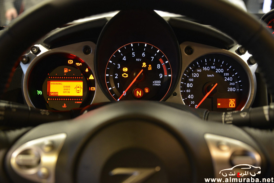نيسان زد 2013 كوبيه المطورة تنطلق في معرض باريس للسيارات بالصور Nissan 370Z Coupe 2013 45